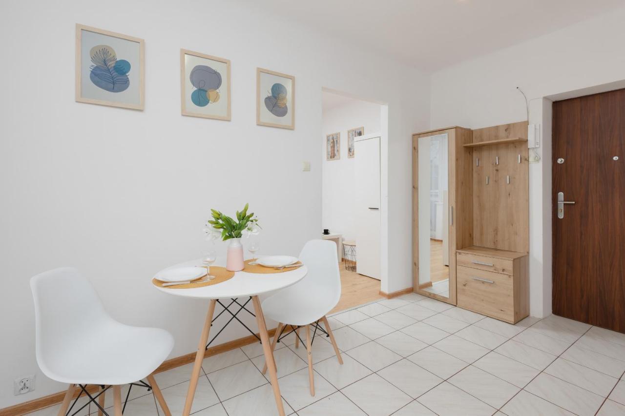 Warsaw Airport Studio Astronautow With Balcony By Renters Apartment Luaran gambar