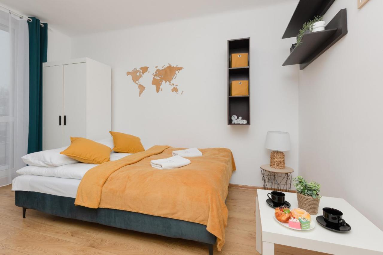 Warsaw Airport Studio Astronautow With Balcony By Renters Apartment Luaran gambar