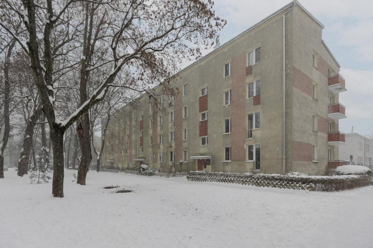 Warsaw Airport Studio Astronautow With Balcony By Renters Apartment Luaran gambar